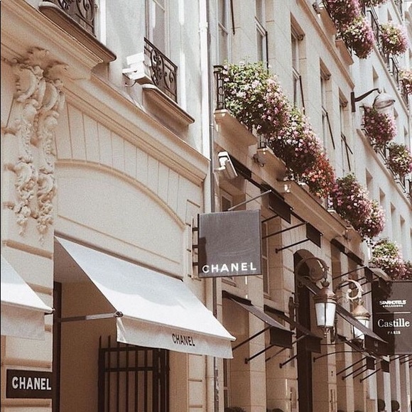 Meet your Posher, Olivia - Picture 1 of 1